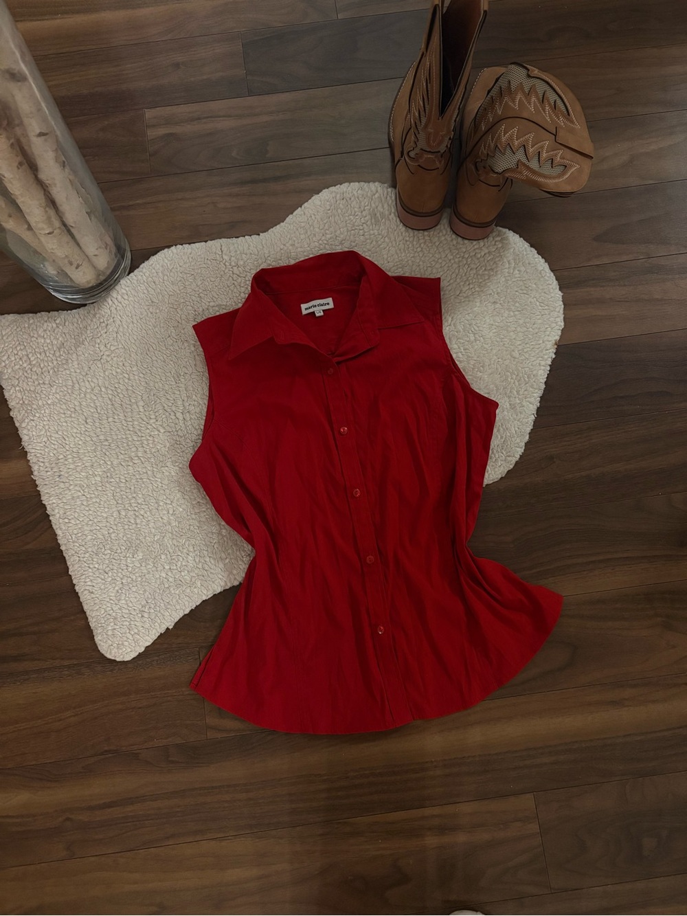 🌙RED SLEEVELESS BUTTON-UP BLOUSE – SIZE L